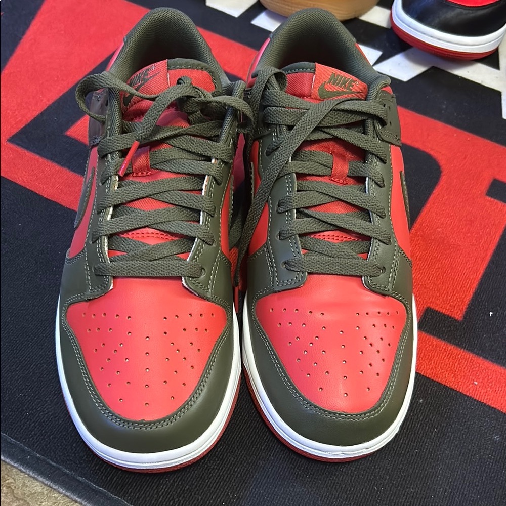Nike Men's Mystic Red Cargo Khaki